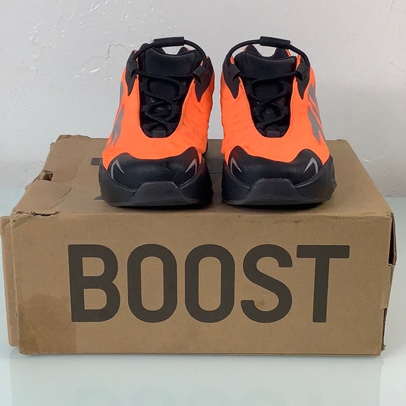 Adidas Yeezy Boost 700 MNVN orange Sneakers size 2 kids - Picture 2 of 13